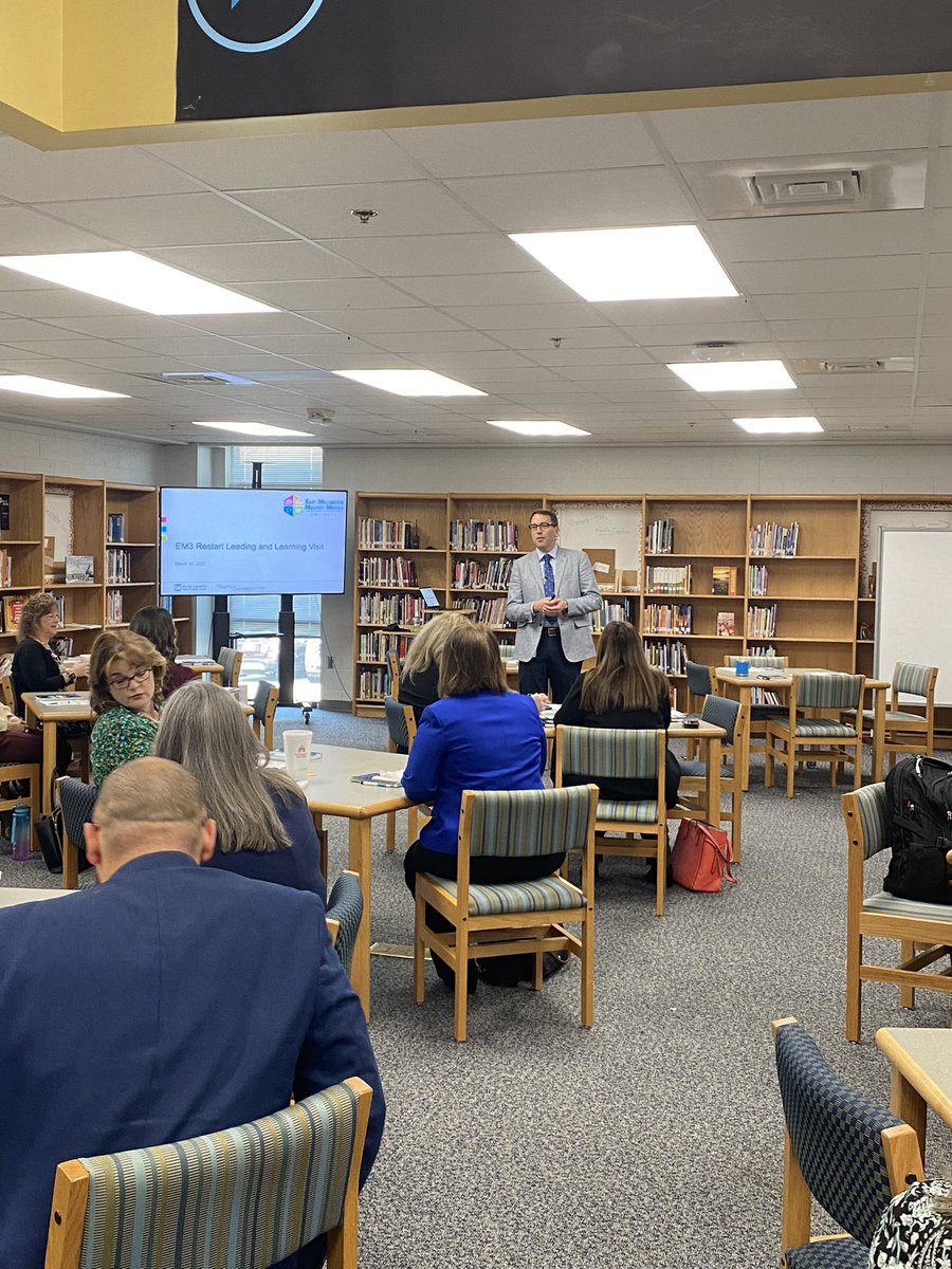_LTaylor21's tweet photo. Teaching and learning in action! @Aaronmarcin is doing what he does best, sharing his knowledge with leaders from across the state! @EMMMSCougars @HeyMissHoward @JordacheArtis @WyndiErvin https://t.co/u7M6Rr5oDK