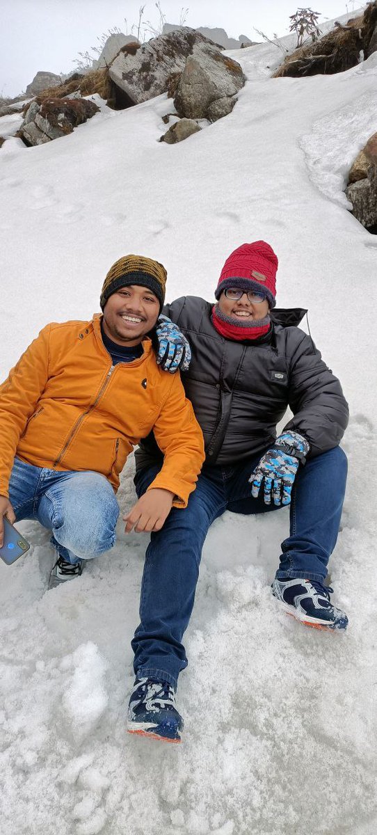 DebapratikM's tweet photo. Just chilling in the ice🥶 https://t.co/DXYjDd6NXY