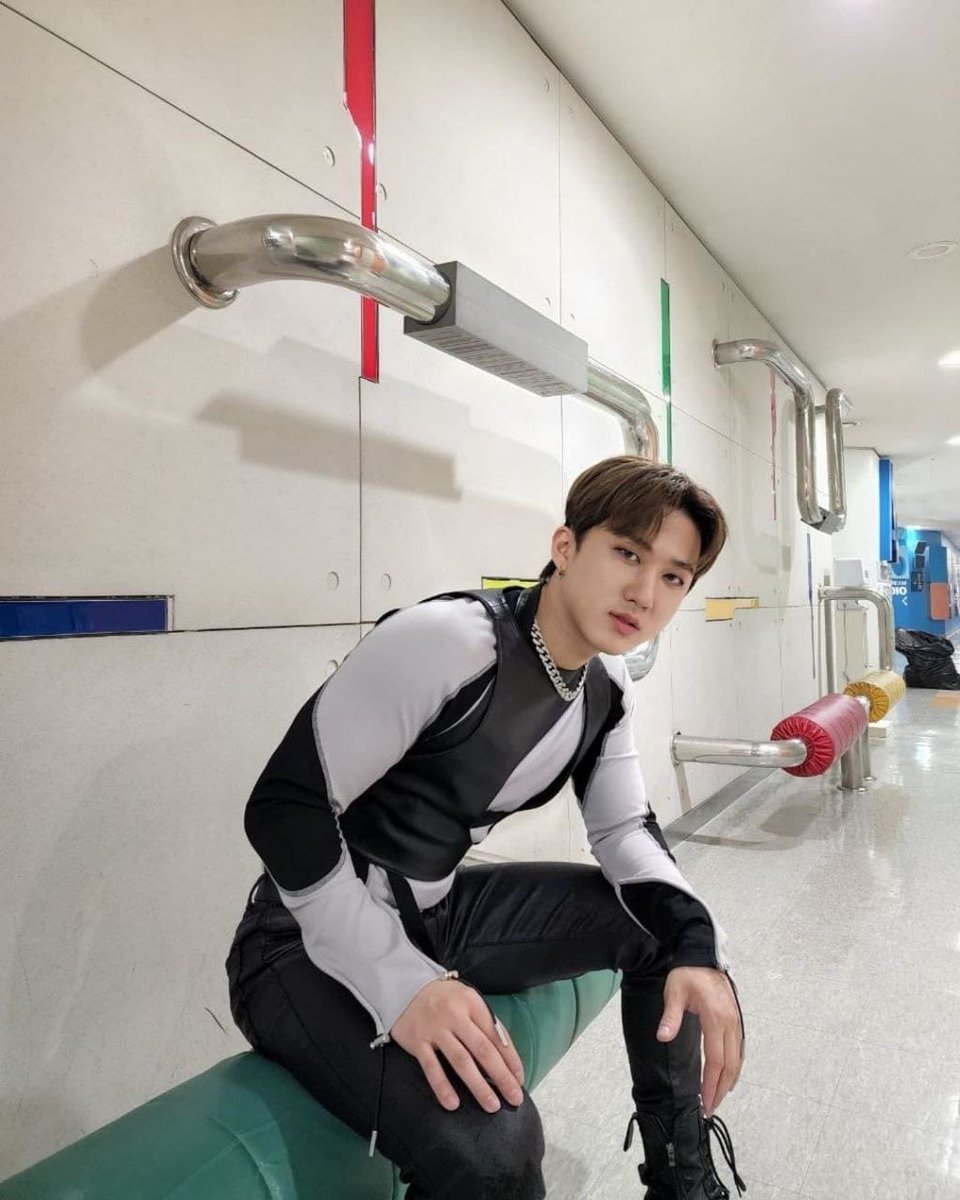 Ugor13Nap's tweet photo. Мистер Со разрешите присесть рядом с вами
#changbin #straykids #stray #skz #seochangbin #Dwaekki #binnie #seo_changbin #Stray_kids #стрэйкидс #чанбин #сочанбин #стрэйкидс https://t.co/9R3sXfTRtB