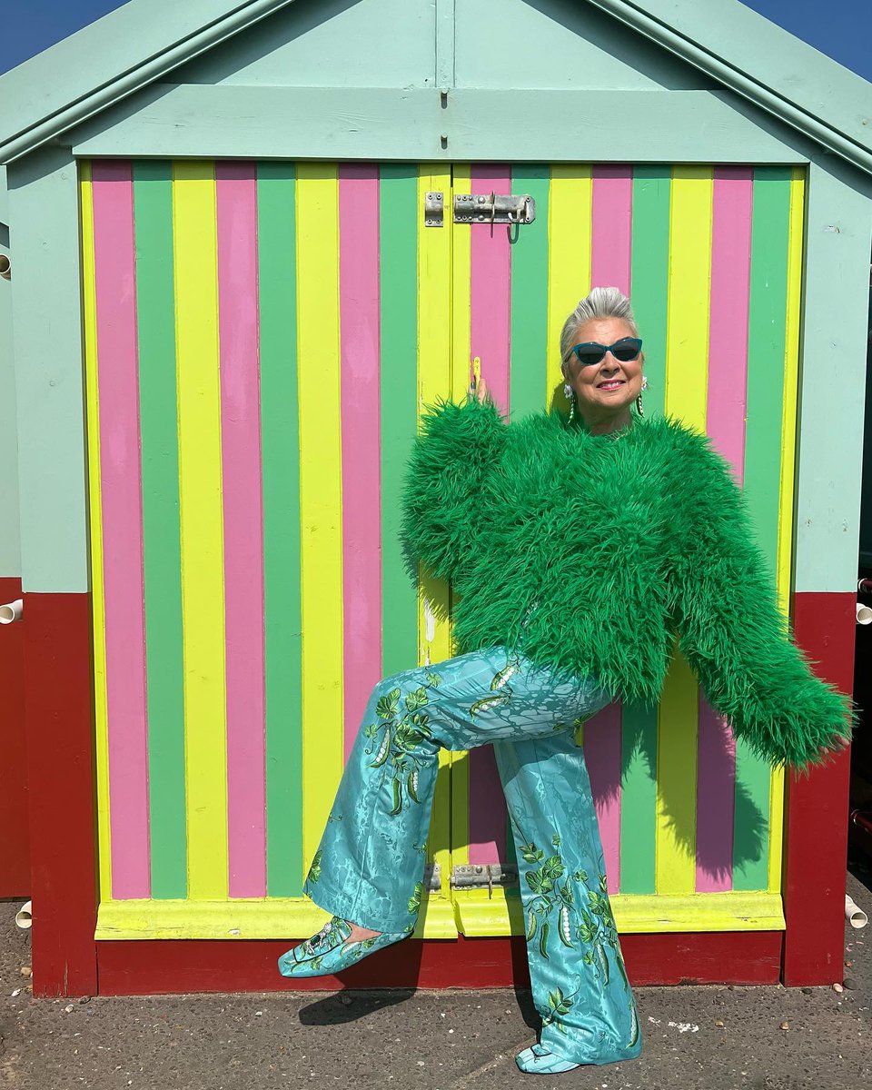 alternativeage's tweet photo. Style icon @IrisBApfel is the reason I started blogging and also why I love dressing up at home as well as out out! To celebrate her 100th birthday she designed an amazing eclectic collection for @hm which I’m desperate to share with you: https://t.co/3wtnrE2jlG
#styleatanyage https://t.co/SdCelvZ62m