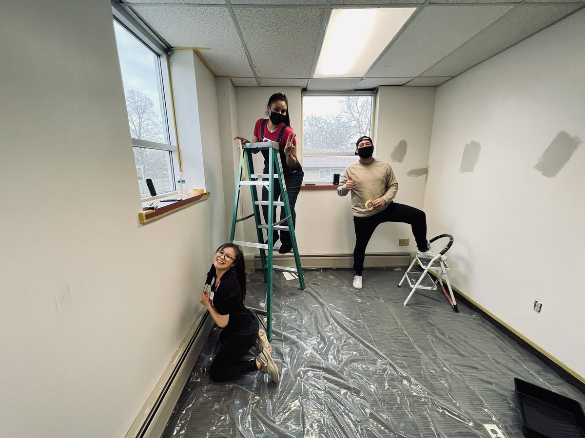 HollandPhoneGuy's tweet image. Just wrapped up some volunteer work for @FamilyPromiseGR with @CortsCorner @EmStefan23 and the girls from the @TMoTruckWestMI. Super fun time and we are always glad to help anyway we can. @TMobile #UnCarrier #MidwestMagic