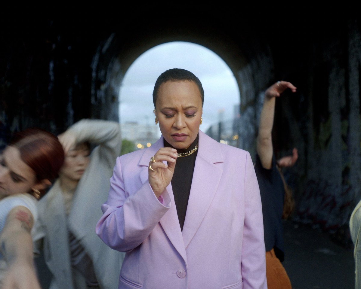 Emeli Sandé tweet media