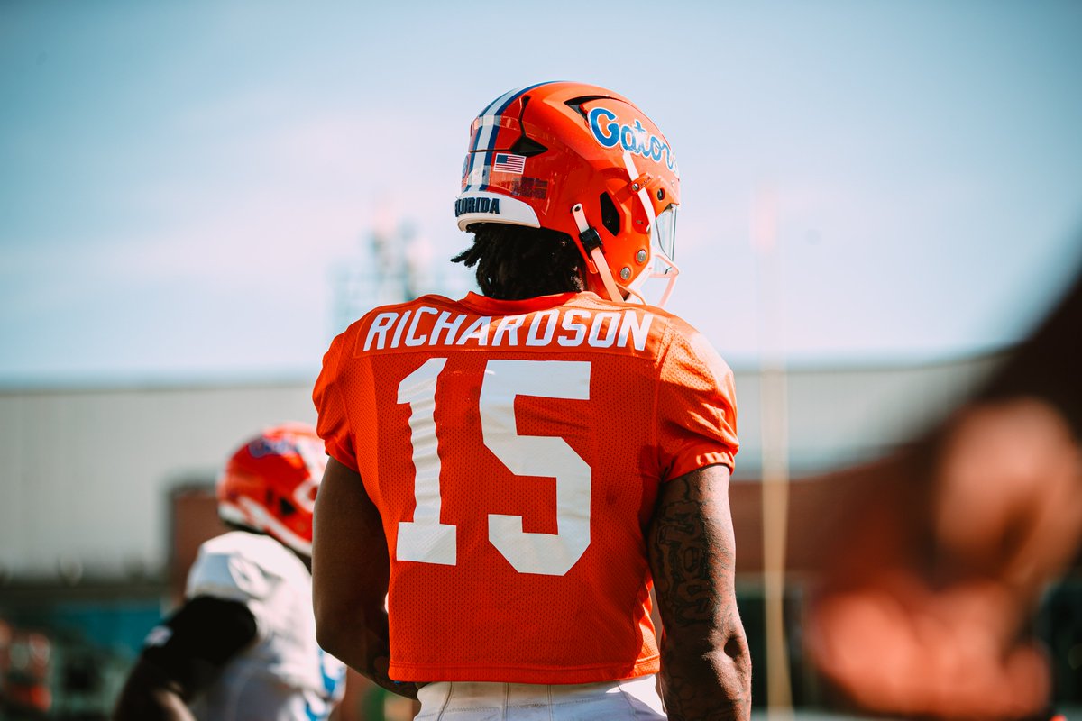 GatorsFB's tweet photo. Is that that football player https://t.co/e4GfrmCKY2