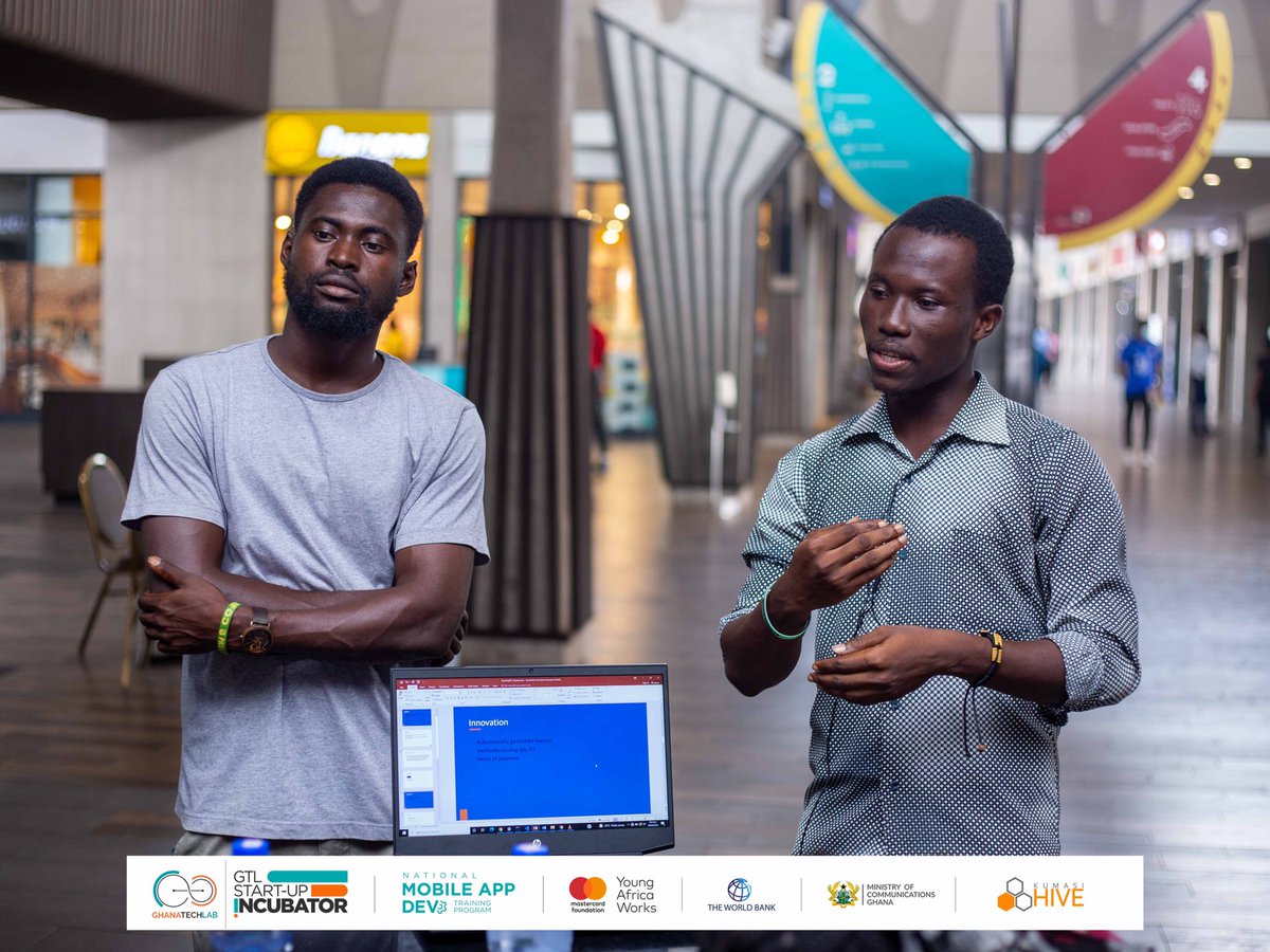 KumasiHive's tweet photo. Today we wrap up the Incubation Phase of the #FreeMobileApp with Flutter training where our incubatees had the chance to pitch their business ideas to other startups and a jury for feedback.
#Incubatees #GTL #Startup #StartupMeetup #Networking https://t.co/1aQa8lpTCO