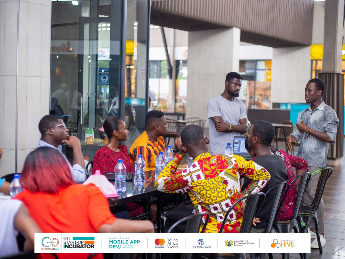 KumasiHive's tweet photo. Today we wrap up the Incubation Phase of the #FreeMobileApp with Flutter training where our incubatees had the chance to pitch their business ideas to other startups and a jury for feedback.
#Incubatees #GTL #Startup #StartupMeetup #Networking https://t.co/1aQa8lpTCO