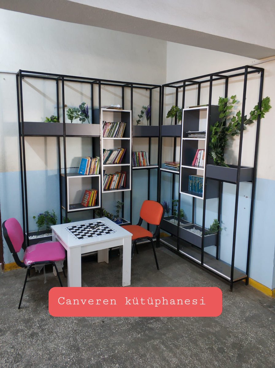 kitapgonder's tweet photo. “Kitap Gönder” ailesi olarak bir projeyi daha tamamladık ✨

Canveren İlköğretim Okulu
Diyarbakır/Ergani https://t.co/70jsauDL3S