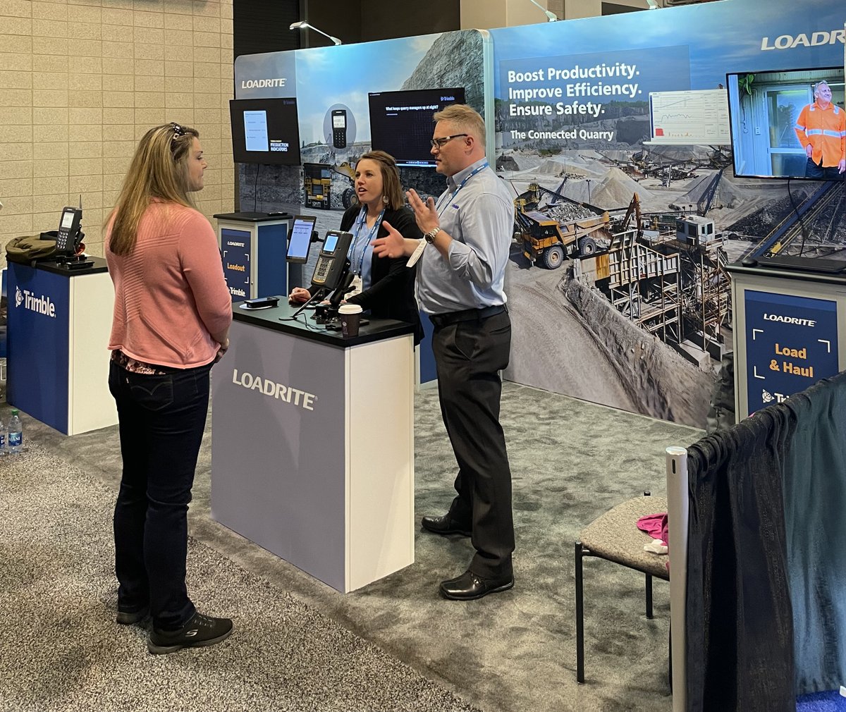 TrimbleCEC's tweet photo. Check out the latest LOADRITE productivity solutions! #NSSGA #AGG1 is live in Nashville's Music City Center. We look forward to seeing you here! Booth 1465. Learn more at https://t.co/ONZZqSIt1U #Trimble #LOADRITE https://t.co/FZFNbCWN6y
