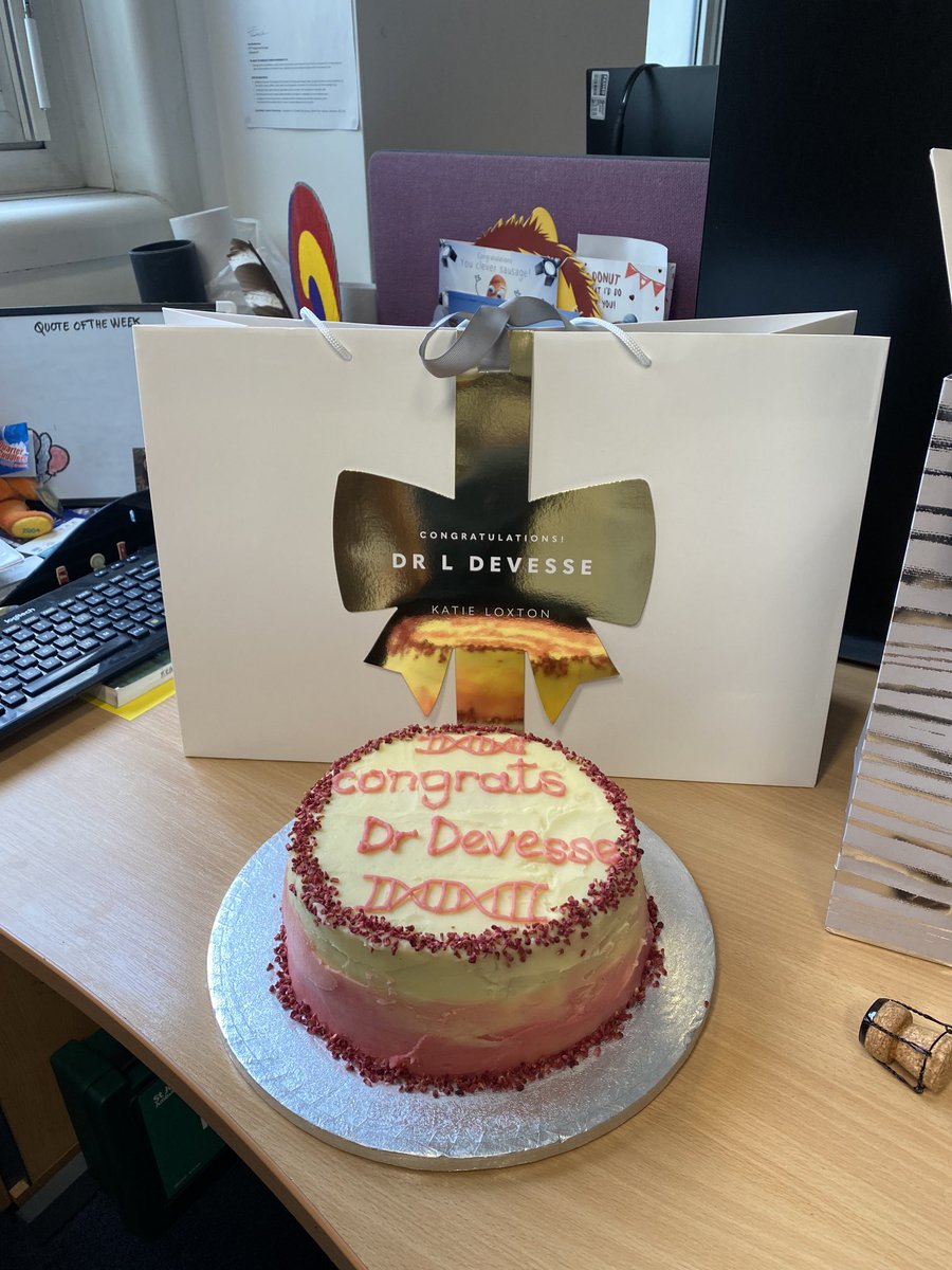 KingsForensics's tweet photo. Congratulations to ⁦@Laurence_1211⁩ on a successful #PhD viva in #ForensicGenomics! 🥳🧑🏻‍🎓🧬 ⁦@KCLcancer_pharm⁩ ⁦@kingsmedicine⁩ https://t.co/OskdOIMzeV