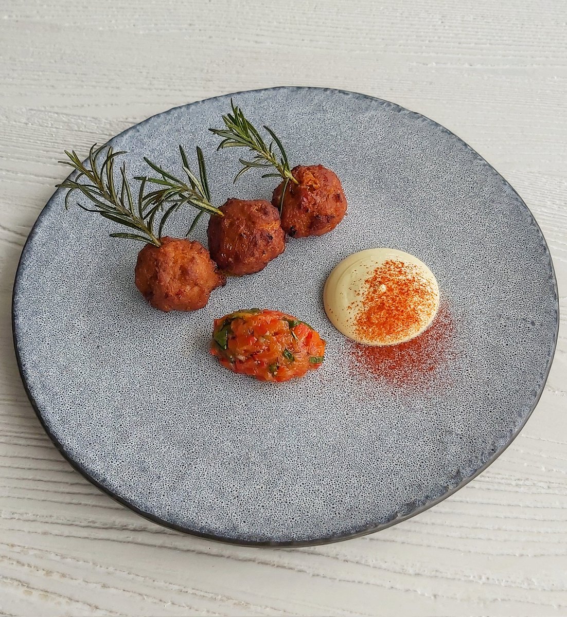 Nduja and fennel sausage meatballs, roasted red pepper salsa, rosemary aioli.