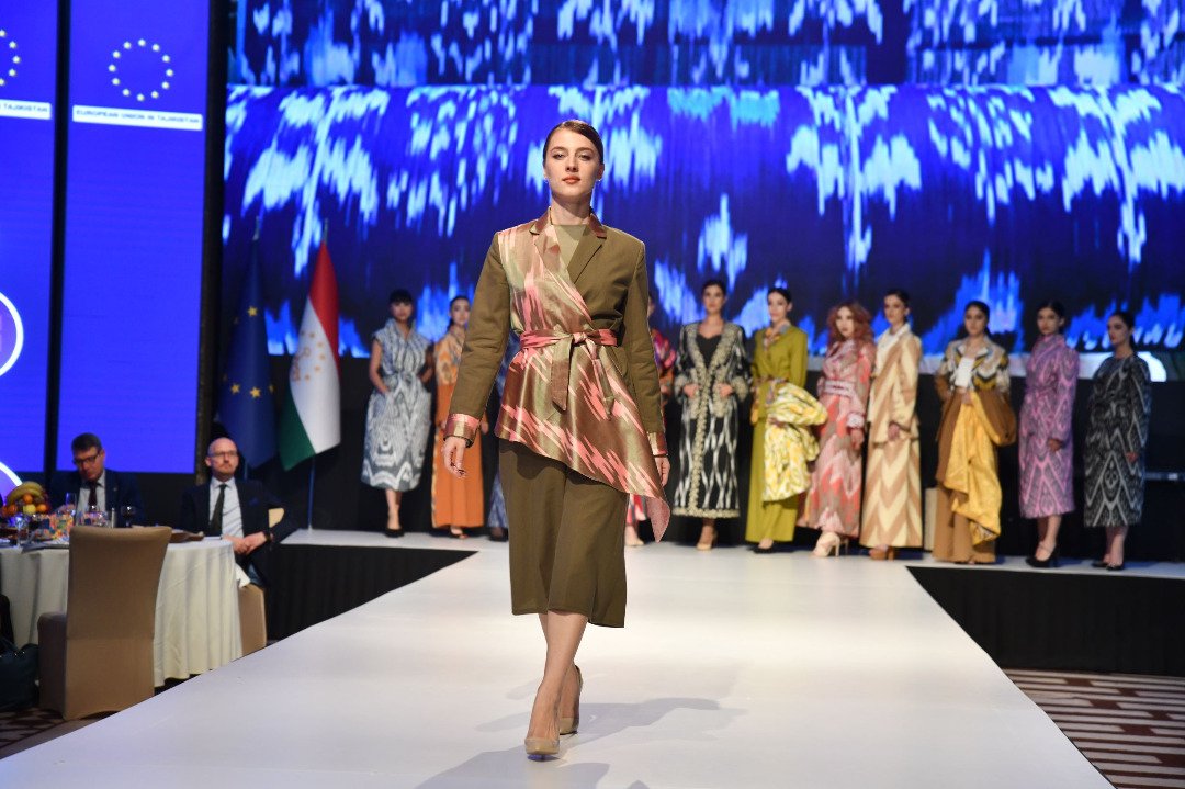 EUSR_CA's tweet photo. #EU #SWITCHAsia promoting sustainable fashion in #Tajikistan and #Uzbekistan @EU_Tashkent @EUinTajikistan https://t.co/LChEsEVR9b