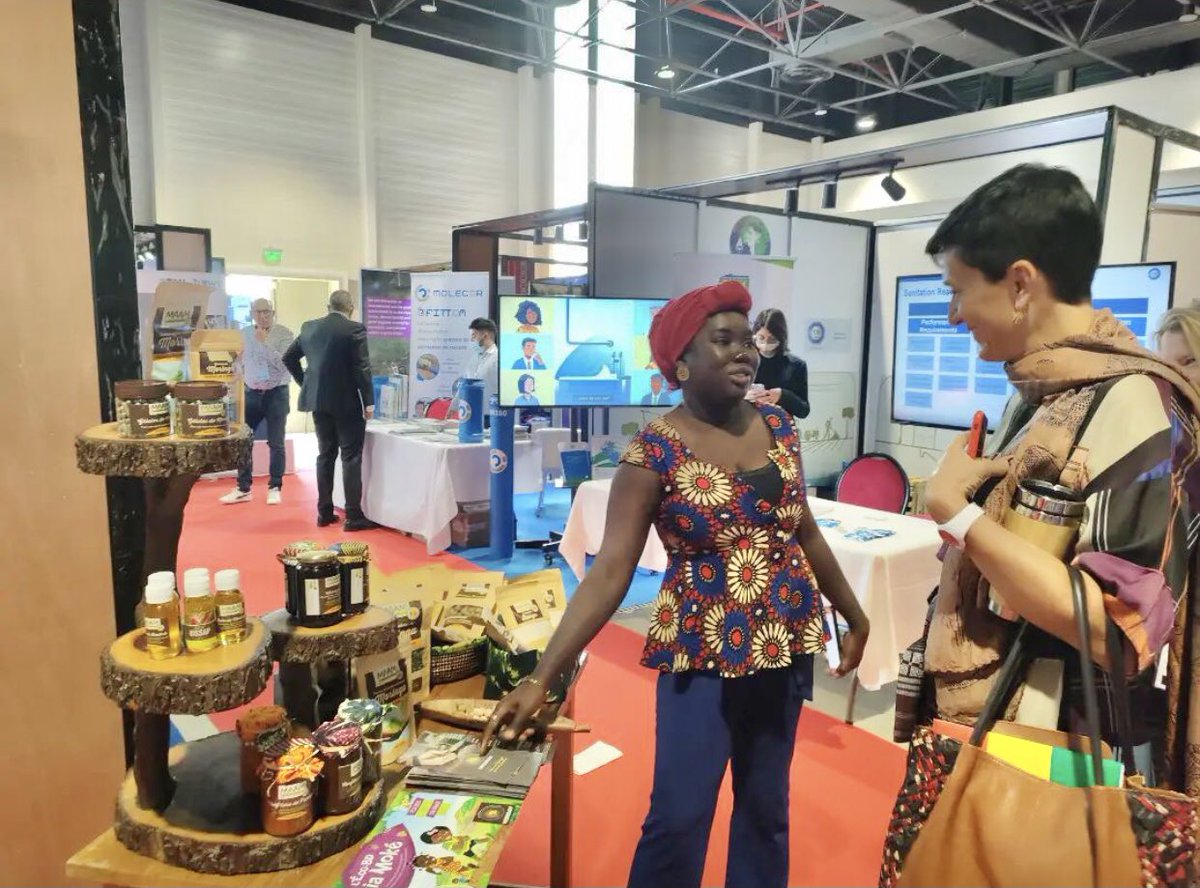 Du 21 au 26 mars, nous avons eu le plaisir de participer au forum mondial de l’eau avec <a href="/up2green/">Up2green Reforestation</a>.
▶️Une occasion pour nous d’échanger avec les professionnels mondiaux de l’eau et de découvrir des solutions innovantes pour la gestion de l’eau.
🌞De beaux moments d’échanges!