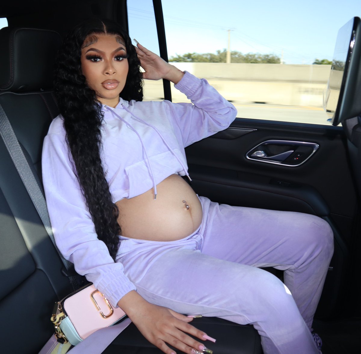 therealmjae_'s tweet photo. I was so pretty pregnant 😍 i miss her little kicks https://t.co/41AaJJTZL0