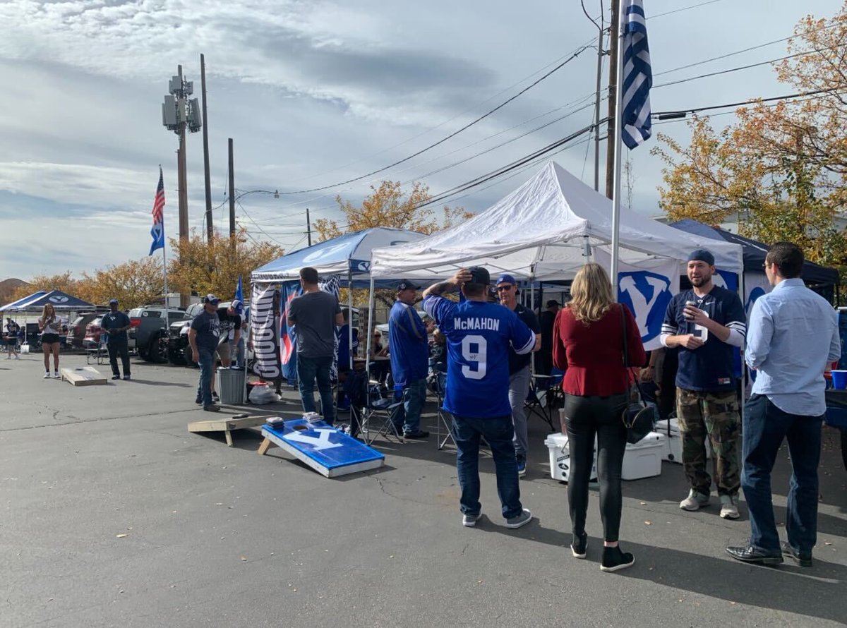 BooznCoug's tweet photo. After a great make believe conversation with Coach
@kalanifsitake, I have made the decision to commit to the 2022 @BYUfootball Navy & Royal Alumni Game tailgate!
Me and the #BoozinCougs crew will be there tomorrow afternoon enjoying the day and game. Come thru! #BYuTailgateCrew https://t.co/fJGmUS37nZ
