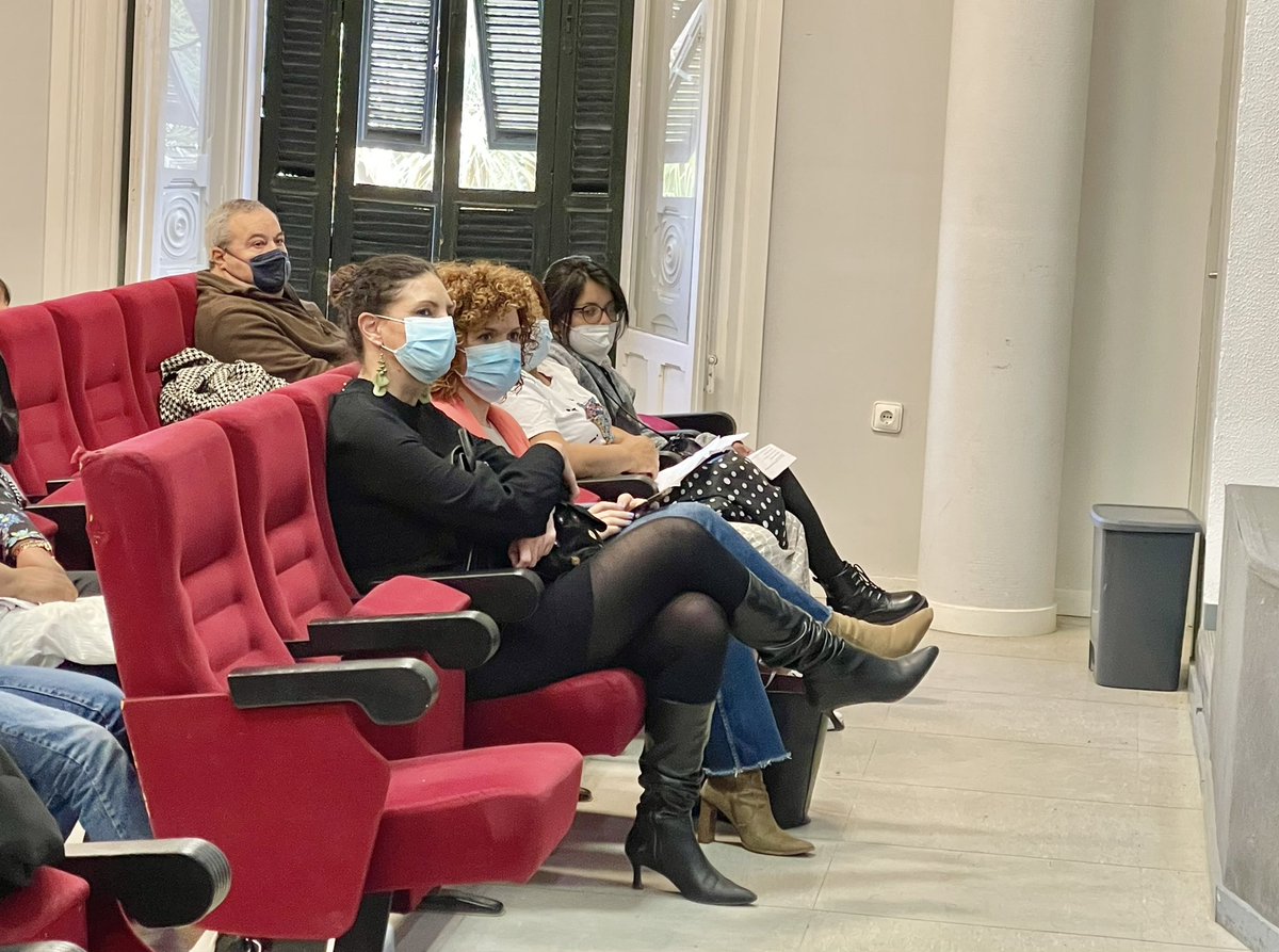 AguasDeHuelva's tweet photo. Asistimos junto a @UniHuelva y @DipuHU a la presentación de los resultados y acto de clausura del proyecto Cuida5+ y curso de Orientación Laboral en el sector de los cuidados en el que ha colaborado nuestra @catedraAH. Nuestra enhorabuena a la organización, alumnado y profesorado https://t.co/PxqHlMuKXq