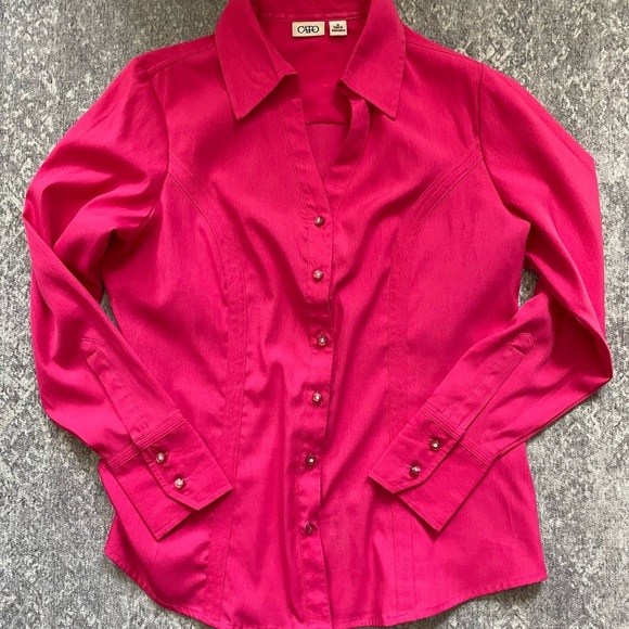 JanetMerryman's tweet photo. So good I had to share! Check out all the items I'm loving on @Poshmarkapp from @GoldisOnlineBou #poshmark #fashion #style #shopmycloset #cato #converse: https://t.co/mIB5rt97JM https://t.co/PRLcUzmRYO