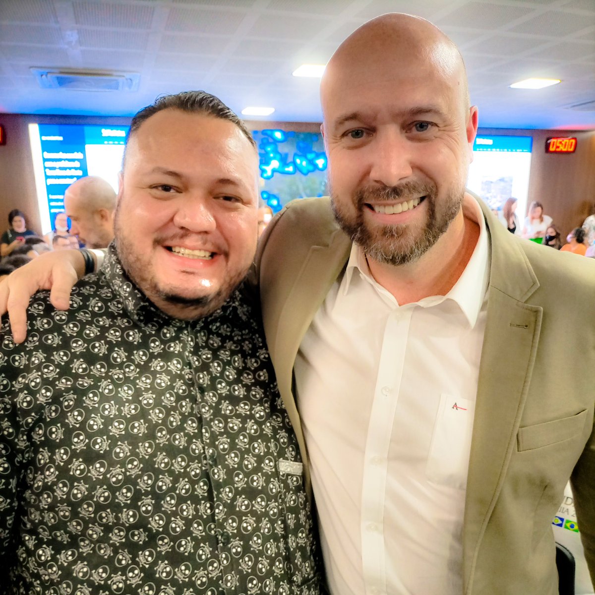 vicentemaranhao's tweet photo. Hoje foi o lançamento dos #editais do @GovernodoMT para a #Cultura. São 04 #editais que somam 17 milhões para projetos culturais! Meus parabéns ao secretário Alberto Machado e a equipe da #SecelMT pelo trabalho maravilhoso para o fomento da cadeia produtiva de cultura de MT! https://t.co/5yUq7McyHx