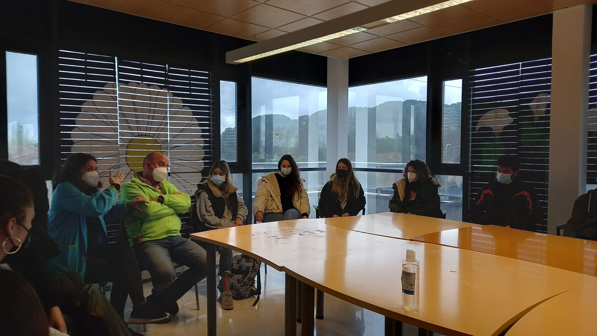 SilviaGHerrador's tweet photo. Esta mañana las alumnas de 1° de Atención a personas en situación de dependencia del @gregorioferva hemos visitados las instalaciones que tiene @FPersonas en Viana de Cega, ¡Muchas gracias por vuestro tiempo!
#seguimosaprendiendo #APSD_GF https://t.co/2U3HLJjWCq