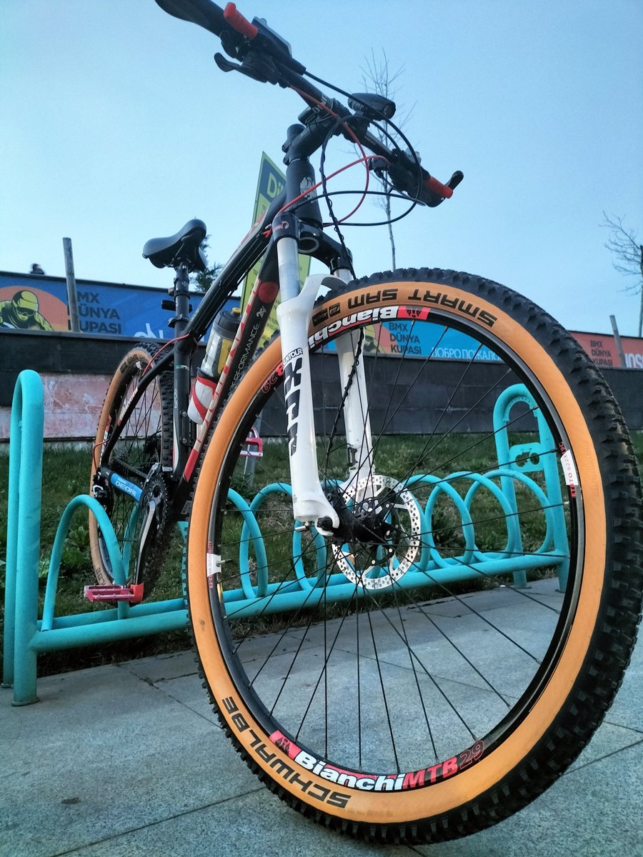 Herkes bisiklet çekip atmış bizde atalım