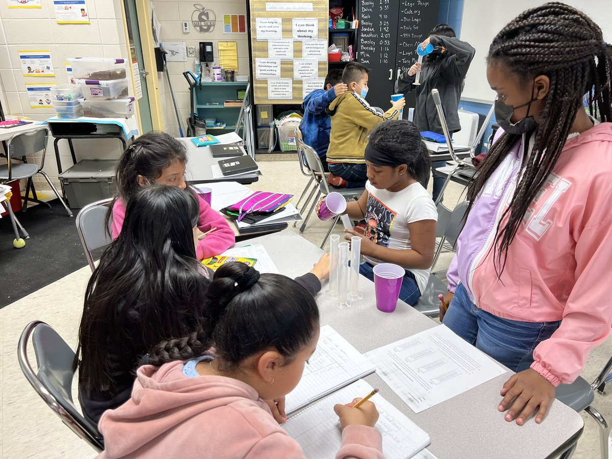 Laura Sicks tweet media