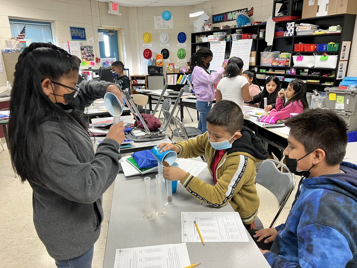 Laura Sicks tweet media