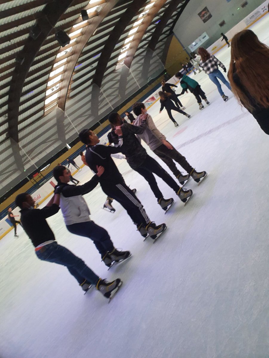 CLIEP : Collège International de l'Est Parisien (@clg_inter) on Twitter photo Sortie à la patinoire des internes : moment de détente pour les 3ème après les oraux du DNBI <a href="/AcCreteil/">Académie de Créteil</a> <a href="/seinesaintdenis/">Département de Seine-Saint-Denis</a> <a href="/LiepNoisy/">liep</a> Sortie à la patinoire des internes : moment de détente pour les 3ème après les oraux du DNBI <a href="/AcCreteil/">Académie de Créteil</a> <a href="/seinesaintdenis/">Département de Seine-Saint-Denis</a> <a href="/LiepNoisy/">liep</a>