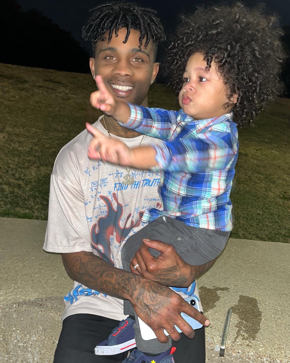 Baybia_'s tweet photo. Big boy is 2 now! 🥲💙🙏🏽🎉 @whoiski_ https://t.co/hGKq0KPCcZ