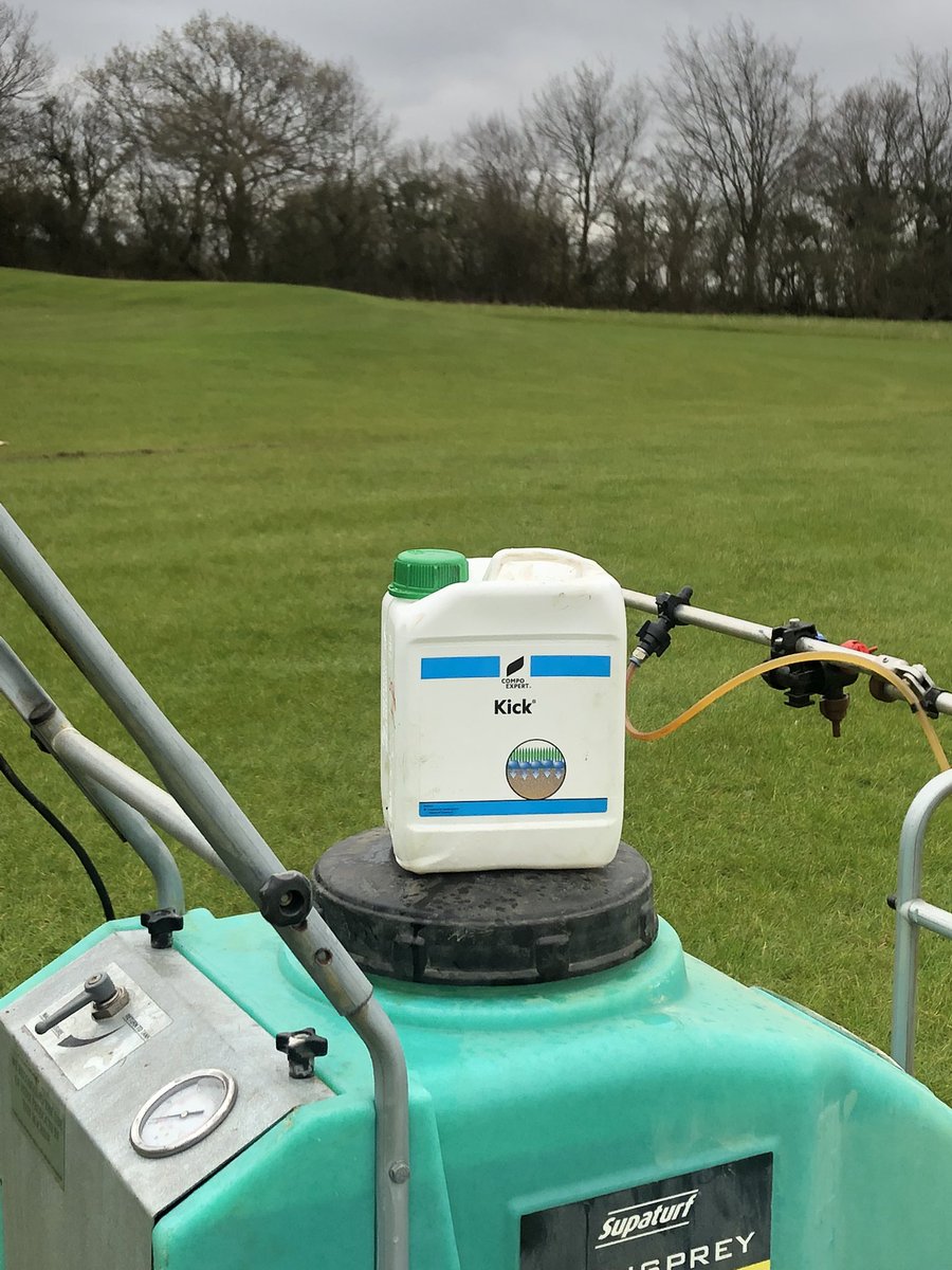 PaulGater9's tweet image. Kick wetting agent 💦New product New approach to managing are greens on the new par 3 course.Looking forward to seeing what results we get through out the season Especially when we haven’t got any irrigation installed relying on the British weather for rain. #CompoExpertuk