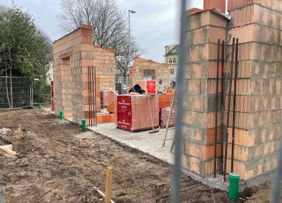 sprinkenhof's tweet photo. Die Bauarbeiten am #Markthaus #Blankenese schreiten weiter voran! 🏗️Das neue Markthaus soll mit seiner modernen Architektur inmitten von Blankenese ein Anziehungspunkt und Begegnungsraum für alle Personen im Stadtteil werden. #wirbewegenimmobilien #sprinkenhof @BA_Altona @FHH_FB https://t.co/EVstpygjHu