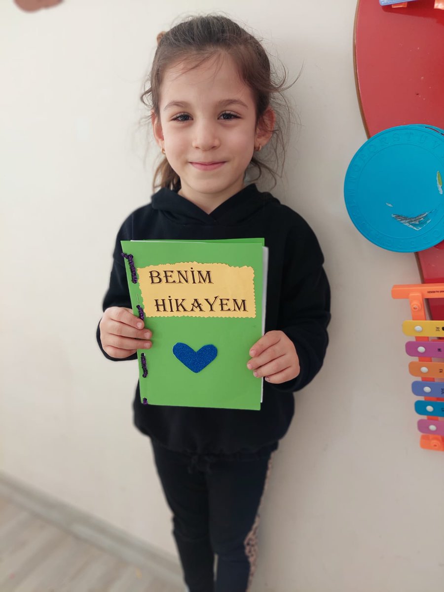 acigolnenehatun's tweet photo. Kütüphaneler Haftası etkinlikleri kapsamında kitaplarımızın resimlerine bakarak kendi öykülerimizi yazdık ve arkadaşlarımızla paylaştık ayrıca küçük kitap kurtları kendilerine kitap ayraçları yaptılar 🥰📚📖

@semihkirim 
@MemetPolat0247 
@ErcanErtas50 
@ACIGOLMEM 
@nevsehirmem https://t.co/Dlk8JjjUqt