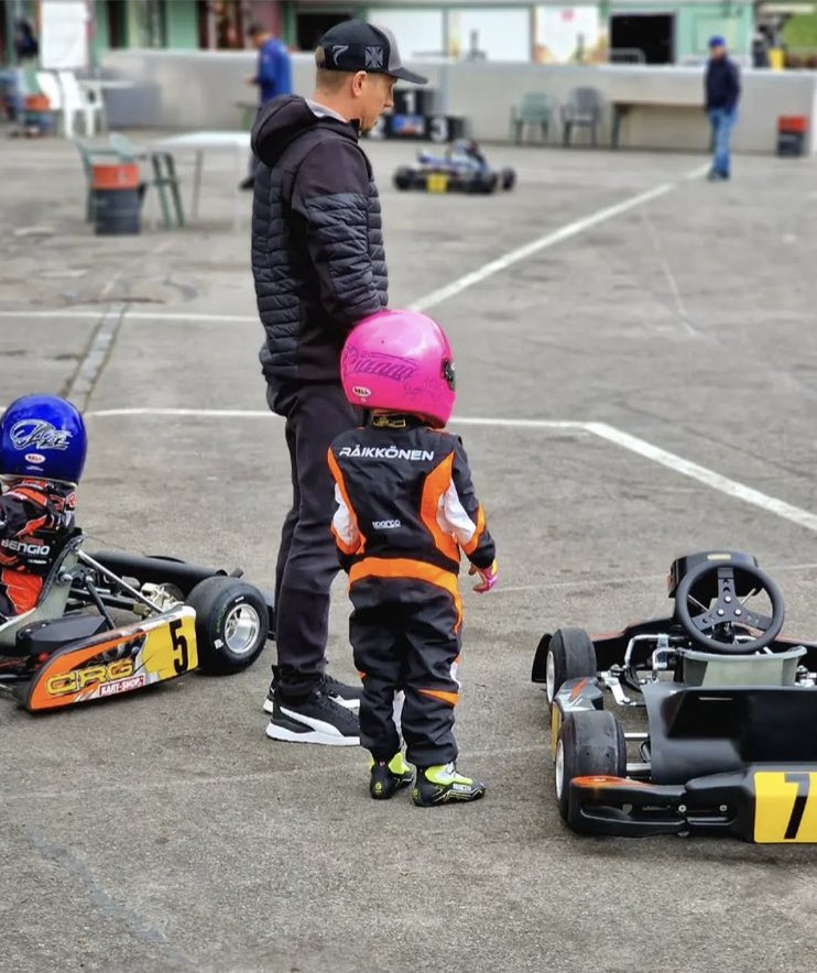 ansiogenaaf's tweet photo. per me è il fatto che i figli di Kimi Raikkonen corrano con il 5 ed il 7 https://t.co/PUPJU5DtKL
