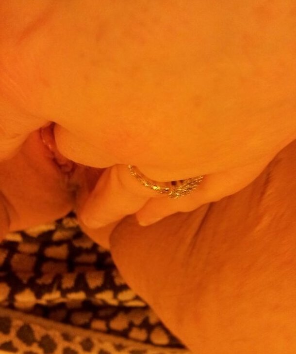 HornyMilf1987's tweet photo. Really need to find a fuck buddy wile hubby's at work 😋  #cumtribute #coxktribute #slutwife #horny https://t.co/q0wO1mKc7m