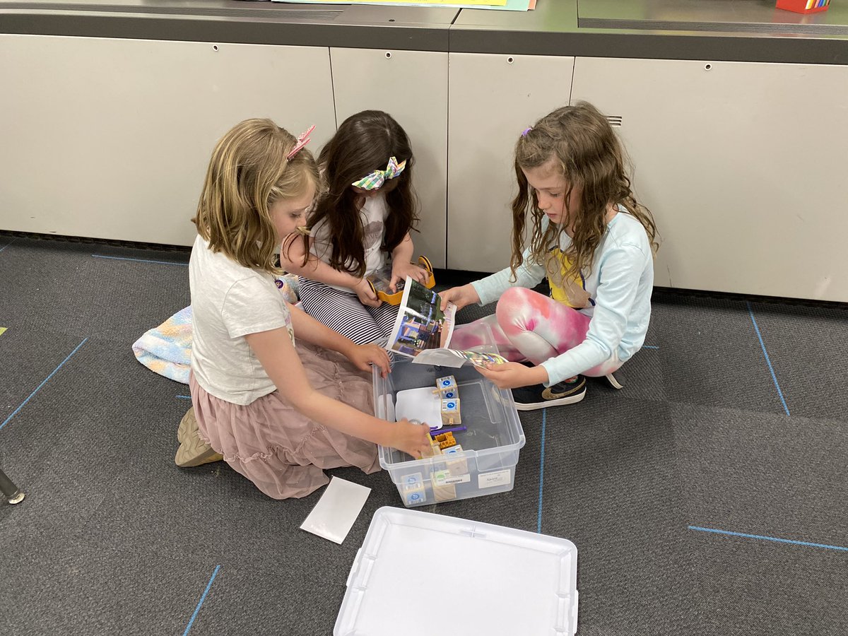 Thank you @iCoach_d67 and <a href="/seemoretech/">Maggie Seymour</a> for coming in and introducing the KIBO to our class today! They had so much fun and worked so well with their groups! <a href="/CherokeeD67/">Cherokee School</a> <a href="/LakeForestSD67/">Lake Forest School District 67</a> #cherokeeinspires @juliedombai