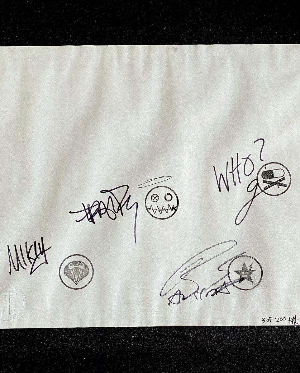 PoisonAndFire's tweet photo. I wrote about rare #MCR merch for @altpress! Huge thanks to @sin__i__sin, @EmoMom90s, @LIET0ME, @devanofnine and everyone else who shared their rarities with me for this! https://t.co/z2msJsV7HH https://t.co/mHwoAdWYmM