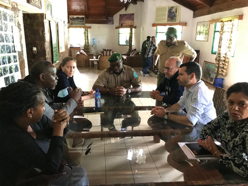 expertisefrance's tweet image. Séquence biodiversité et préservation avec la direction du parc @kahuzib près de Bukavu 🇨🇩 où 
@RiouxRemy et @PelletJeremie ont pu échanger avec les partenaires du projet mis en œuvre par @AFD_France.
La protection de la biodiversité, un enjeu majeur pour le groupe @AFD_France.