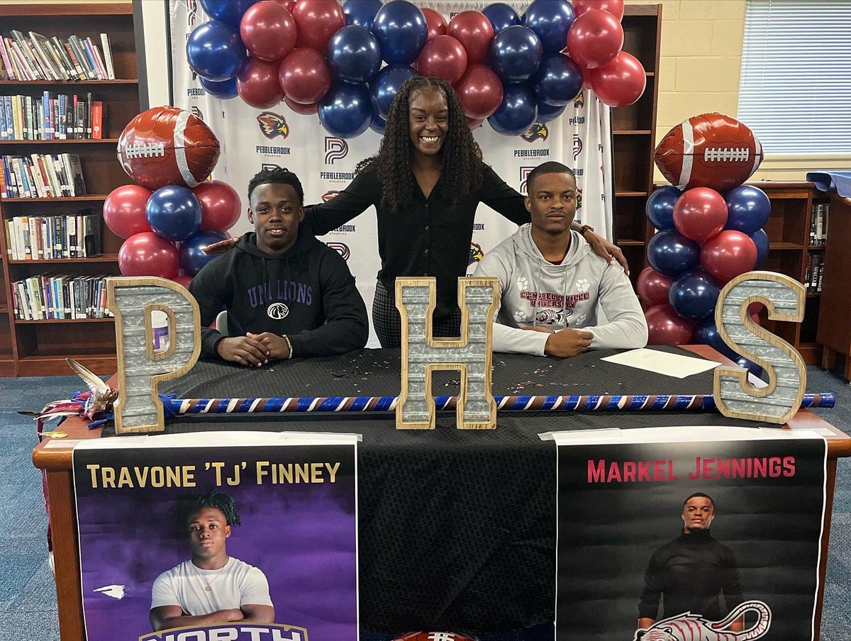 It’s a party when my E-K’s accomplish magic 😏… so dang proud of you two - y’all grew me! 👊🏾 @TjFinney24 and @MarkelJennings! 🗣 GO CHANGE THIS PLACE FOR THE BETTER! SHOW UP EVERYDAY! ❤️🤞🏾💯 #CounselorCoach #BrookBoyz #ProudProud