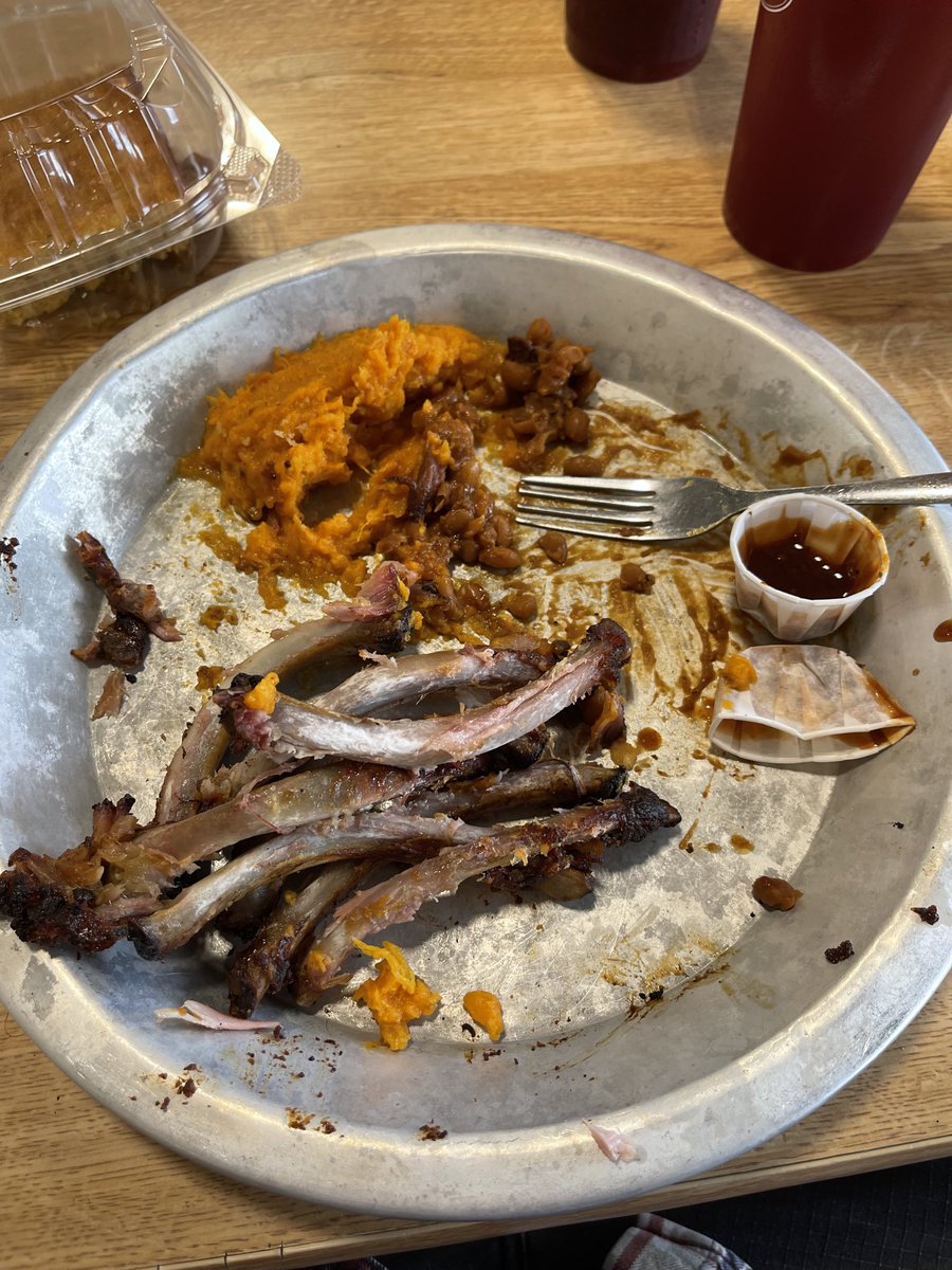 EdDonnahoe's tweet photo. Me: there’s no way I can eat all these ribs

Me 10 minutes later: I can’t believe I ate all those ribs

😋😋😋
#12Bones
#Ribs https://t.co/UV8jgZo6FD