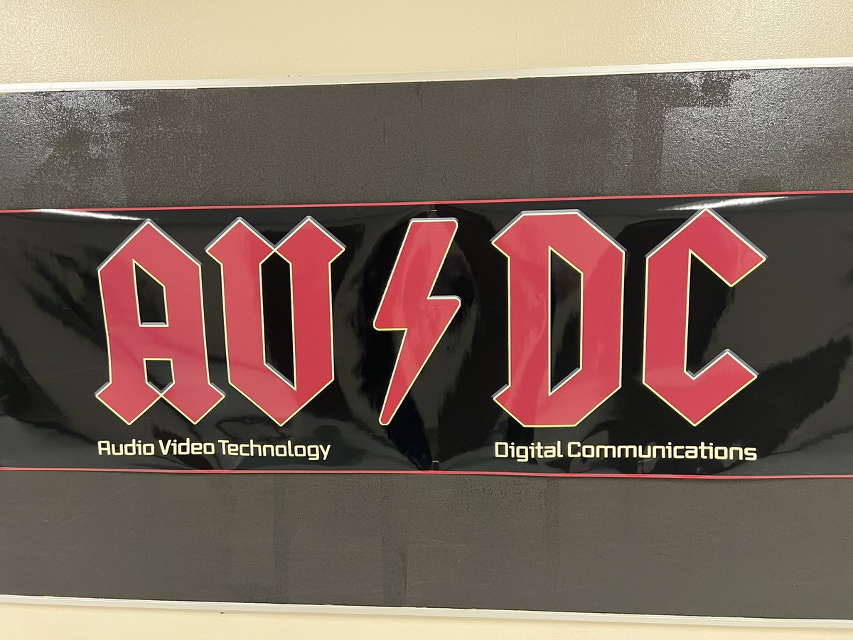 TheEdisonLab's tweet photo. Bush Middle School, yeah we’re cool like this.  (Some might need their parents to explain this) https://t.co/J9H10WTUL3