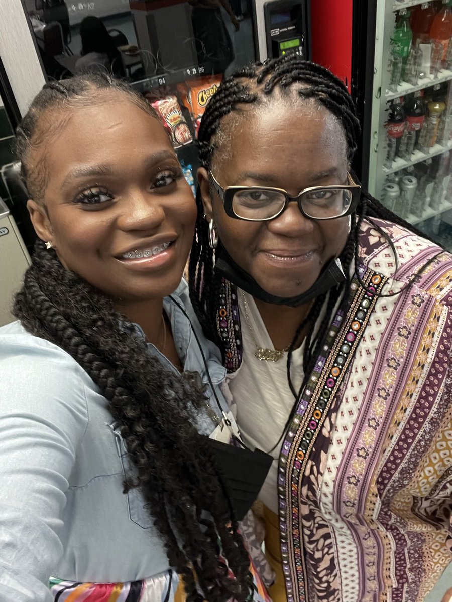Bogle_MEd's tweet photo. Yesterday was certainly a great day to be a @McArthur_HS MUSTANG @FAMU_1887 RATTLER @DeltaNational DELTA and @bethunecookman WILDCAT.And, @BrowardCollege SEAHAWK of SERVICE. #TRIO #UpwardBound #AcademicCoordinator https://t.co/L4l8ieZYwq