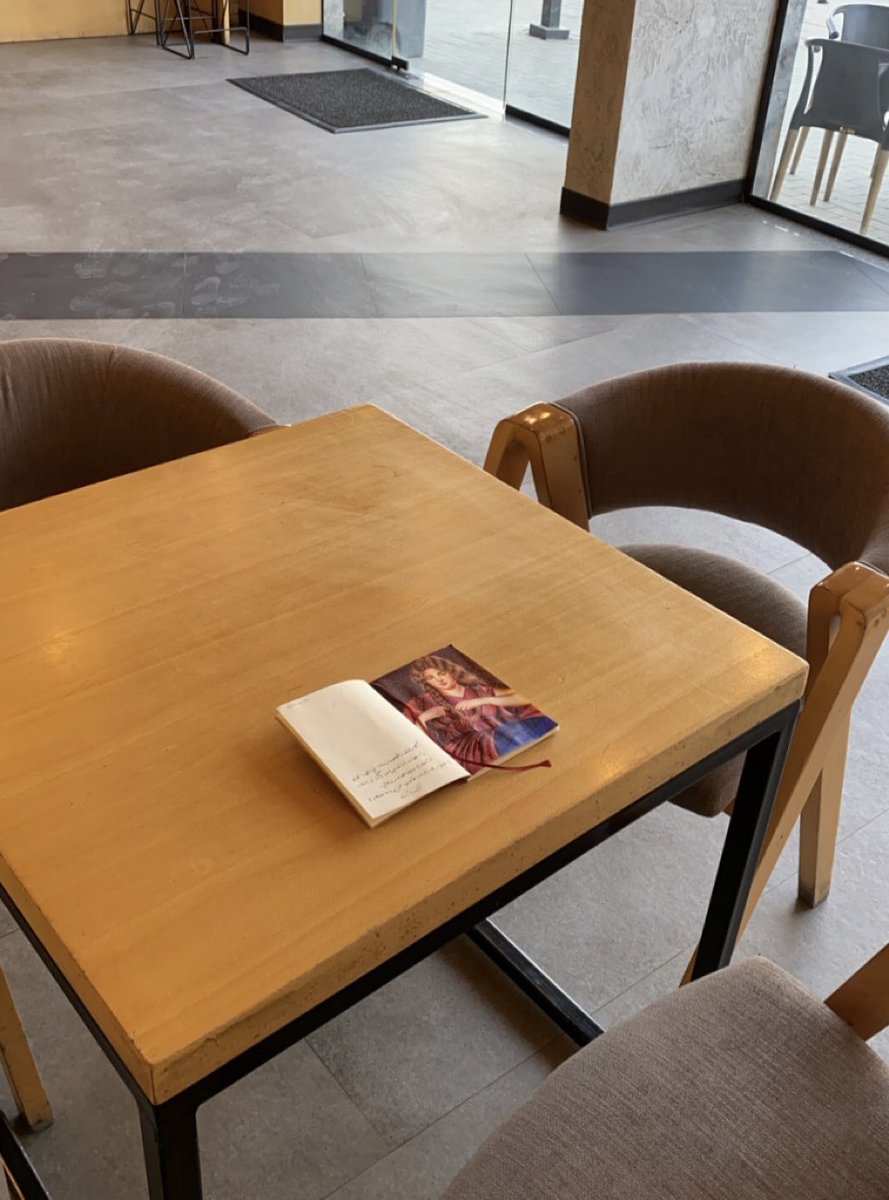 تركتها هدية للي بعدي 🤍رسمة بالحبر الجاف