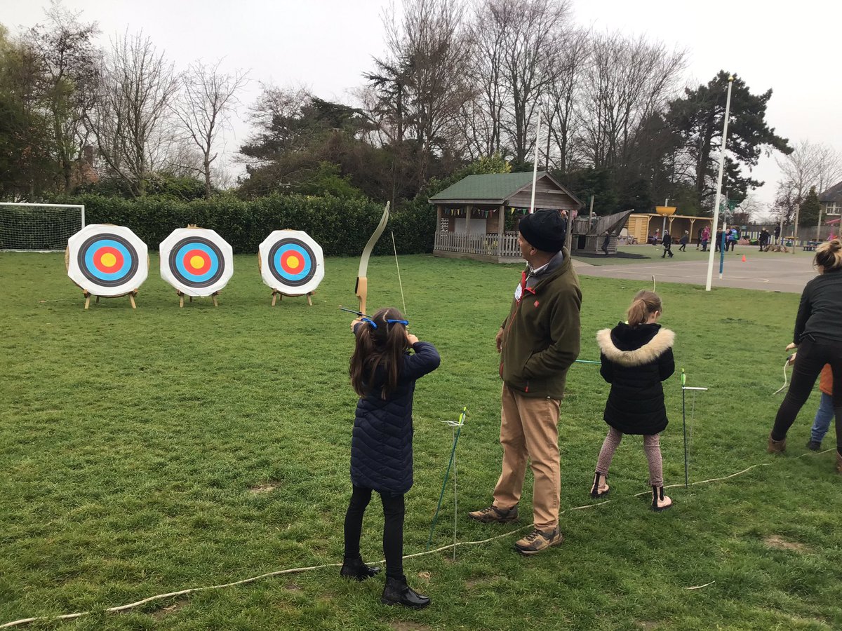 LuddenhamSchool's tweet photo. Owl Class had a great time yesterday for their end of topic treat! Falconry and archery!  We had a visit from Joes Bows who ran archery sessions for the children. Followed by a falconry session where the children had the chance to learn about birds of prey! 🏹 https://t.co/iMJRPoE0YF