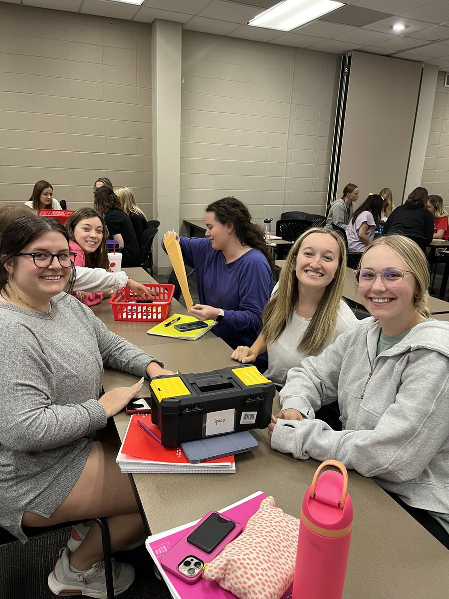 Amy Hoaglund tweet media