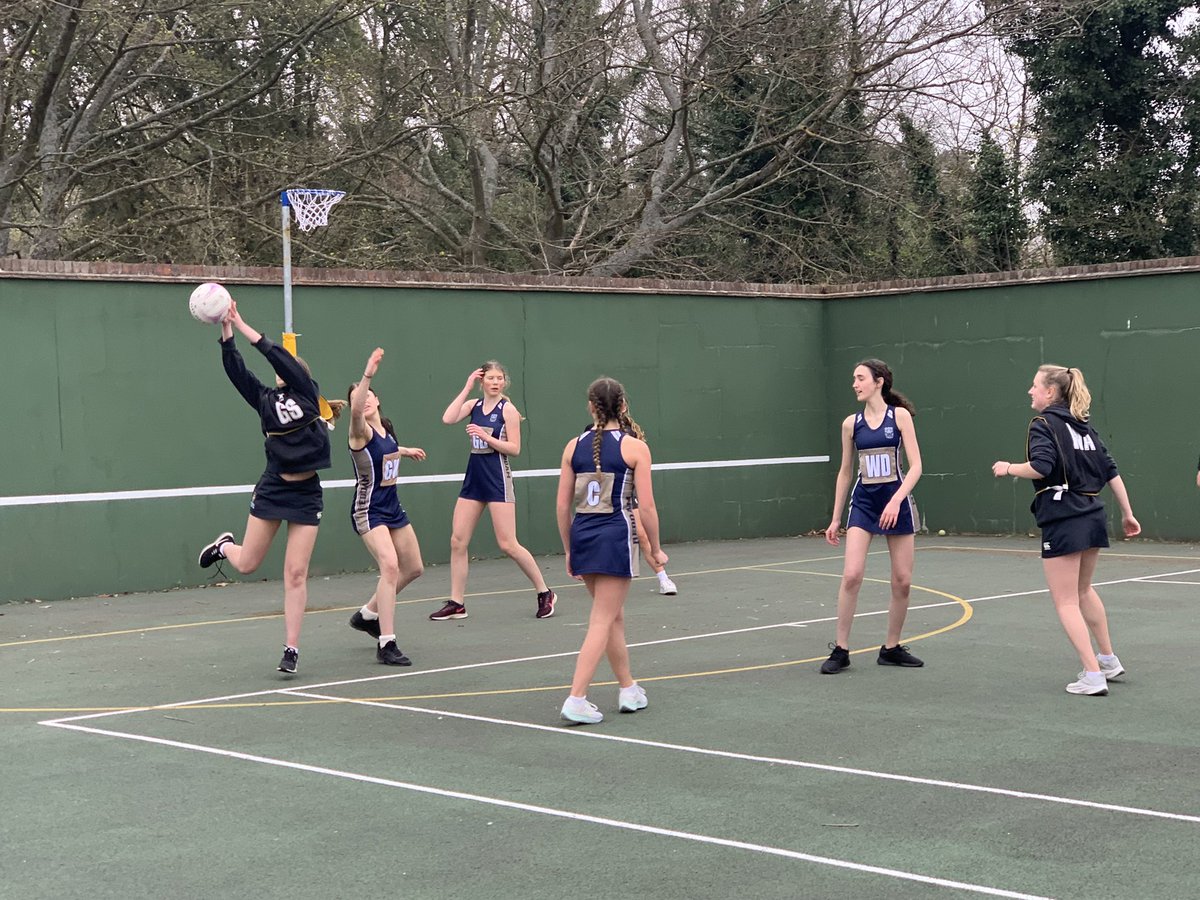 HolyportSport's tweet photo. Senior Netball at it’s best. Well done senior squad https://t.co/vD38Yc0nzR