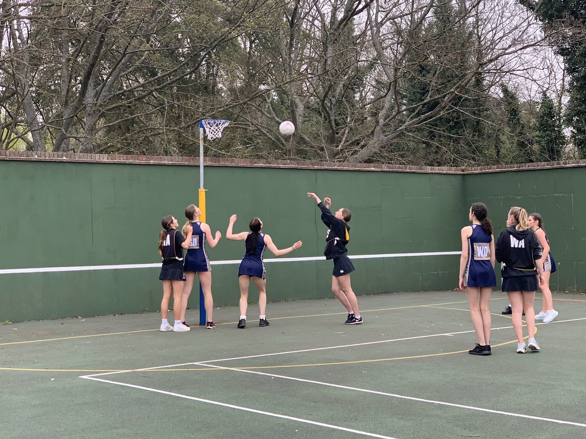 HolyportSport's tweet photo. Senior Netball at it’s best. Well done senior squad https://t.co/vD38Yc0nzR