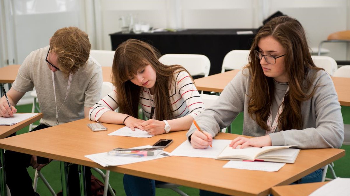 WG_Education's tweet photo. Hay Festival Beacons Project applications open
βοΈ A FREE creative writing residency at Hay Festival 2022, 29 Mayβ5 June, for students aged 16-18.
Deadline: 29 April.
https://t.co/LHSVijTLLB
@hayfestival https://t.co/pnMdWIYbim