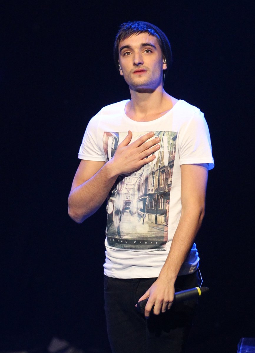 MTV's tweet photo. Tom Parker, the singer and member of The Wanted, has passed away at age 33 after a battle with cancer. He’ll be remembered not only for his talent, but for his courage and his charity work while fighting cancer. Our hearts go out to his family, friends, and bandmates. https://t.co/YKo9a3BFU2
