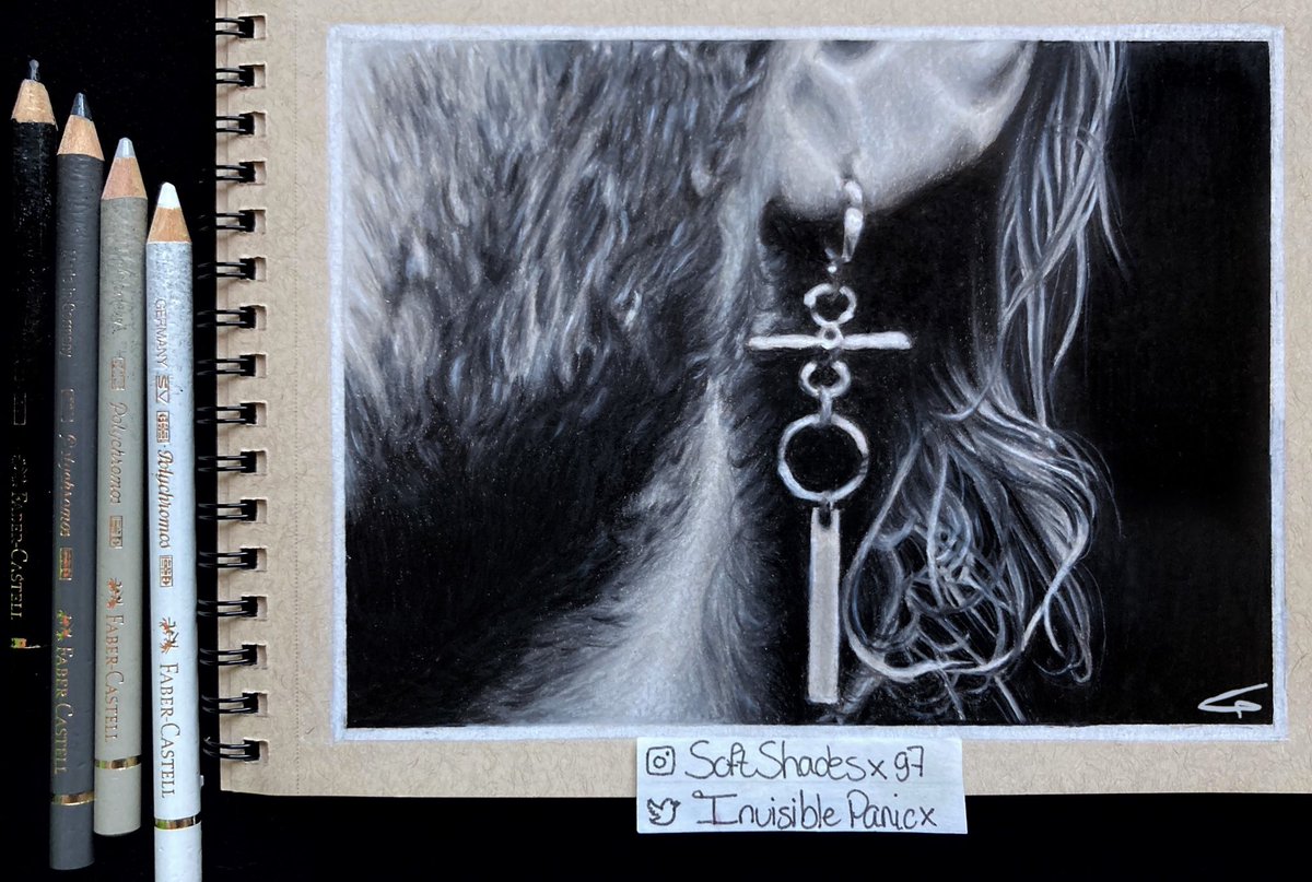 InvisiblePanicx's tweet photo. A 4-part drawing; Michael’s details ✨

I’m a complete mess over tour starting so soon already! But never too much of a mess to stop drawing, so here we are ✌🏻 https://t.co/v4cF8iNodr