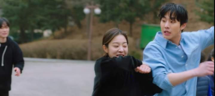 mintivate's tweet photo. help parang si jungwon yung guy lmao 😭 https://t.co/41LQpHAgXo