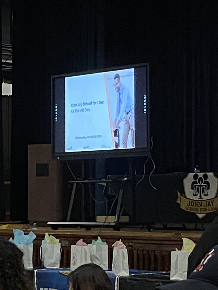 JenGoldbergDAAA's tweet photo. Congrats to @JohnJayLawHS for their incredible AP4ALL Day! Students engaged in workshops and presentations around college readiness through participation in their robust AP program! @BKNHSSuptRoss @SNKRPrincipal @OEAnyc @APforAll https://t.co/AfmnIGxUW0