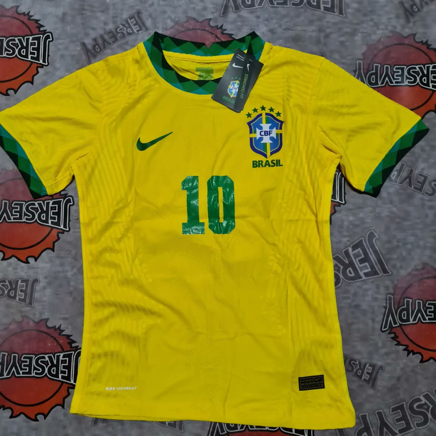 Camisetas Paraguay on X ENTREGADA Brasil home kit de Neymar Jr en version jugador. Tambien disponible a solo 299.000 gs sobre pedidos en tamanos desde P hasta XXL. Costo 299.000