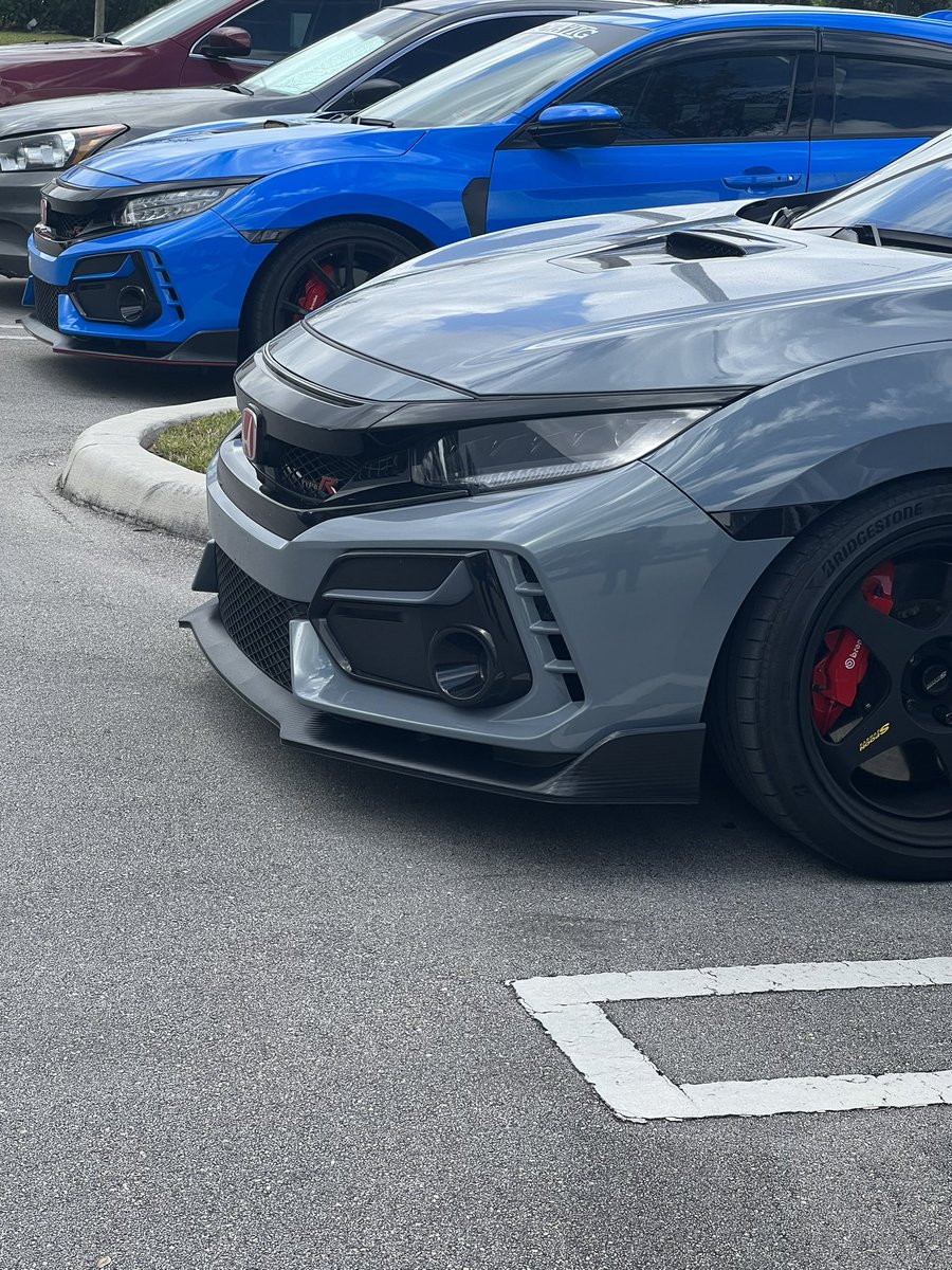 tuelzz's tweet photo. SGP x BB

#Honda #TypeR #FK8 #BoostBlue #SonicGrey #SW388 https://t.co/aaGYYDlHqn